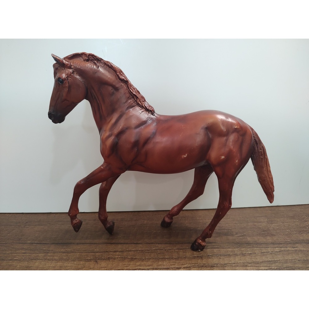 BREYER HORSE BROWN A5